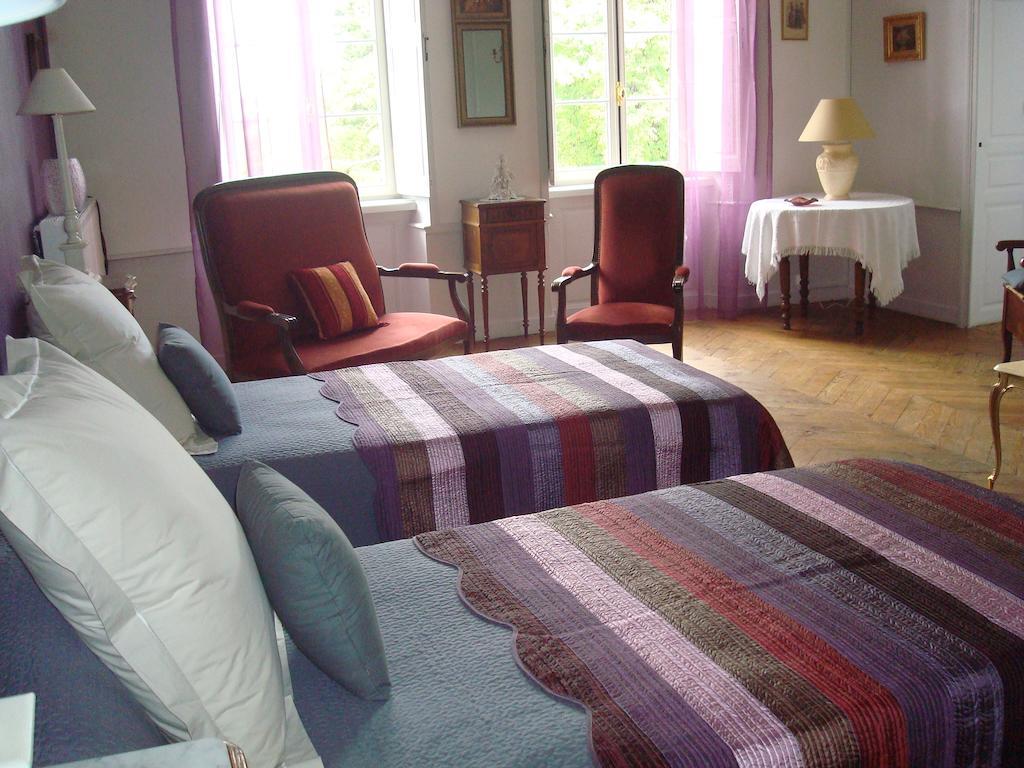 Bed and Breakfast Chateau De Bourrassol Menetrol Pokój zdjęcie