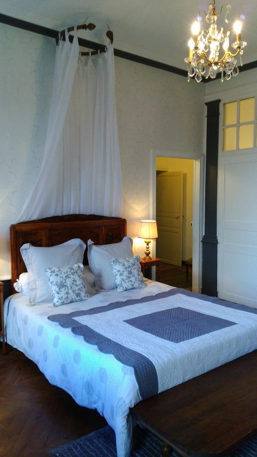 Bed and Breakfast Chateau De Bourrassol Menetrol Zewnętrze zdjęcie